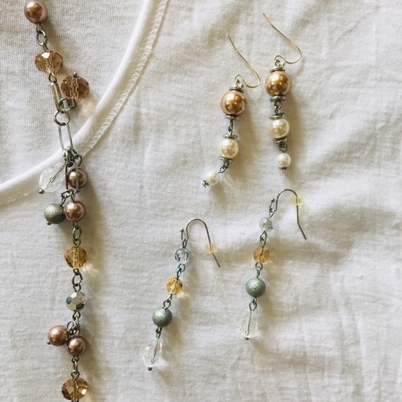White House Black Market necklace+2 pair earrings - Picture 1 of 8